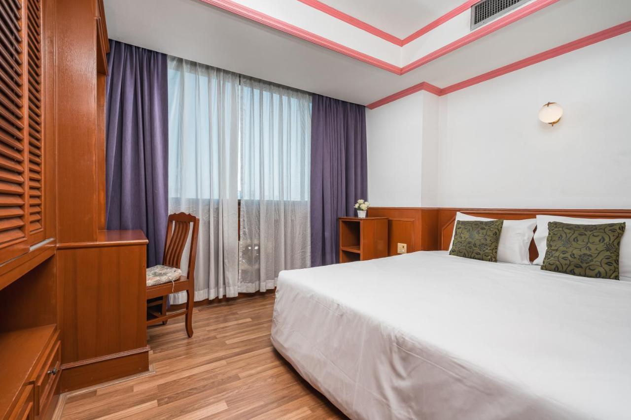 Elizabeth Hotel Банкок Екстериор снимка