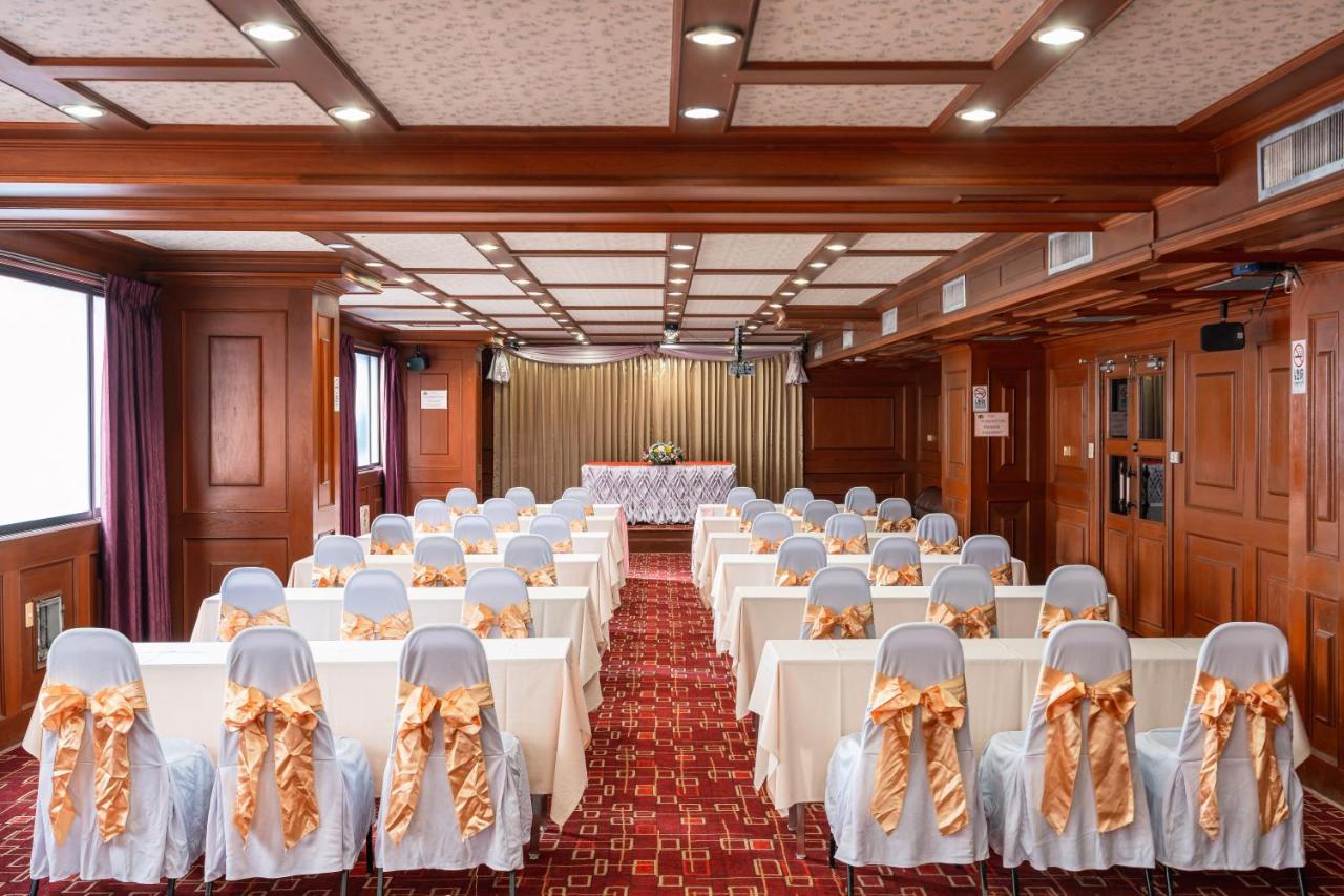 Elizabeth Hotel Банкок Екстериор снимка