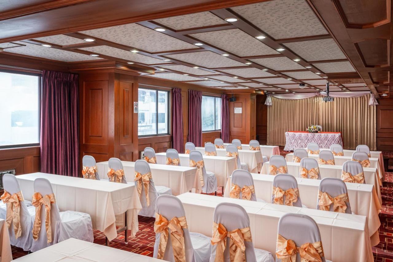 Elizabeth Hotel Банкок Екстериор снимка
