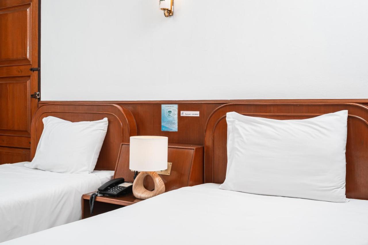 Elizabeth Hotel Банкок Екстериор снимка