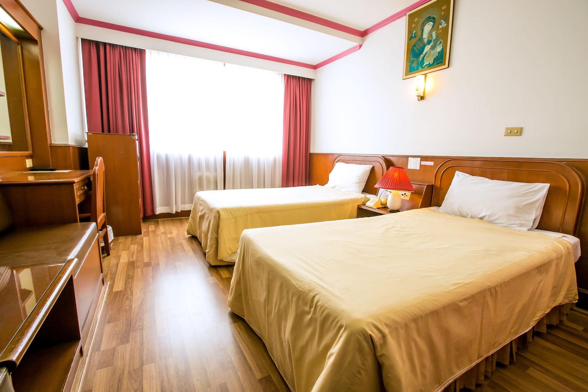 Elizabeth Hotel Банкок Екстериор снимка