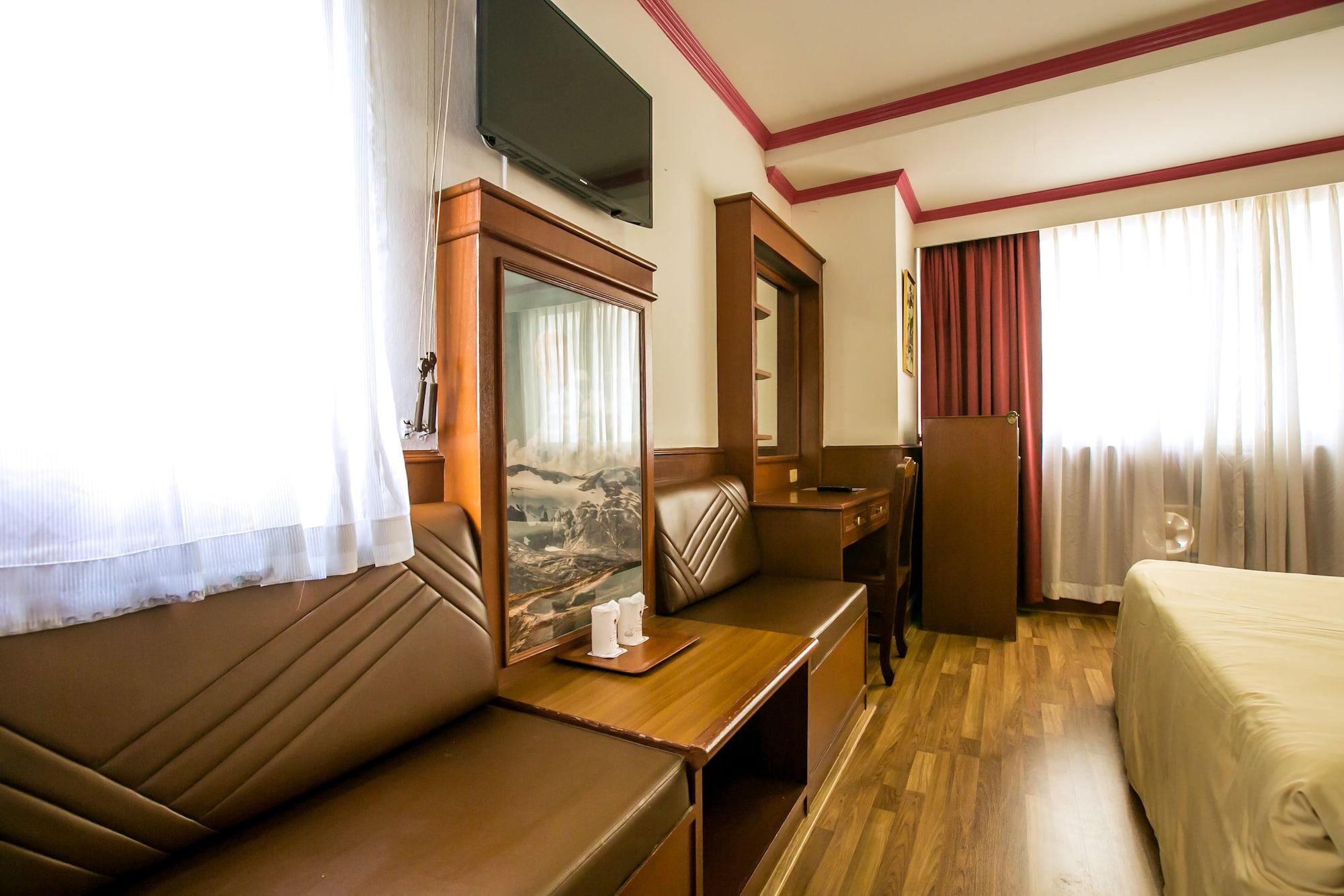 Elizabeth Hotel Банкок Екстериор снимка