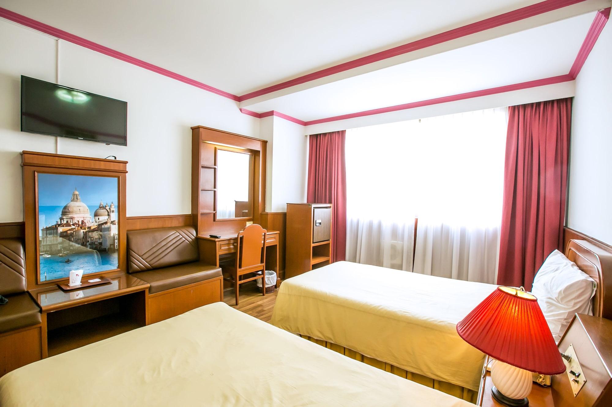 Elizabeth Hotel Банкок Екстериор снимка