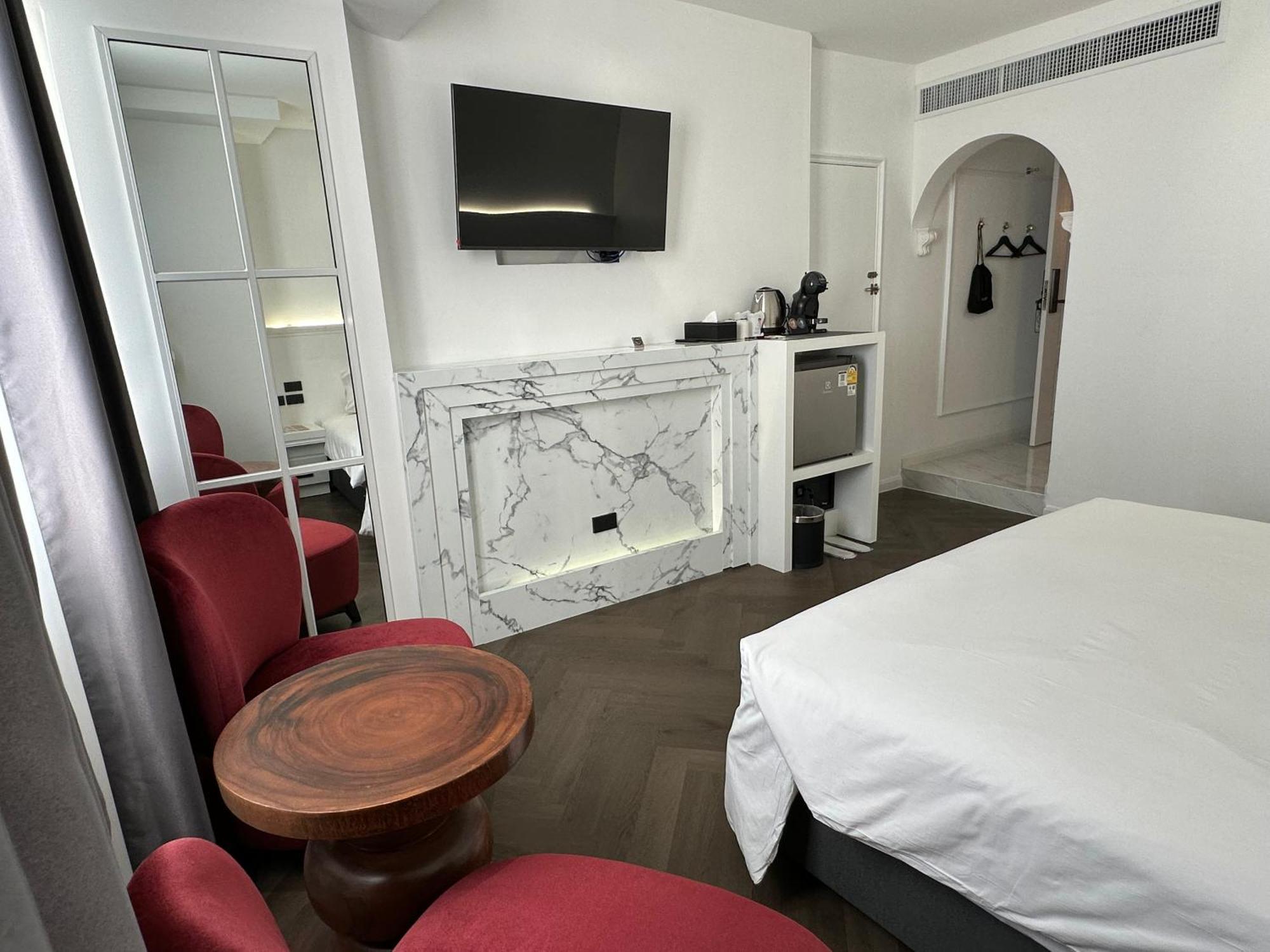 Elizabeth Hotel Банкок Екстериор снимка