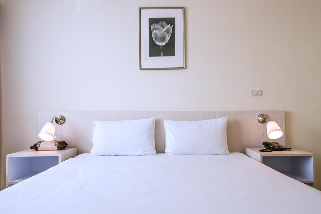 Elizabeth Hotel Банкок Екстериор снимка